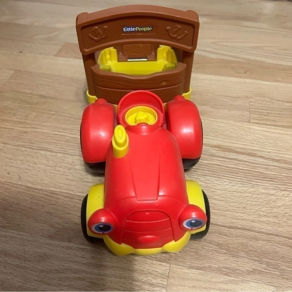 Fisher Price Little People Farm Tractor Tow n Pull Kids Toy Red